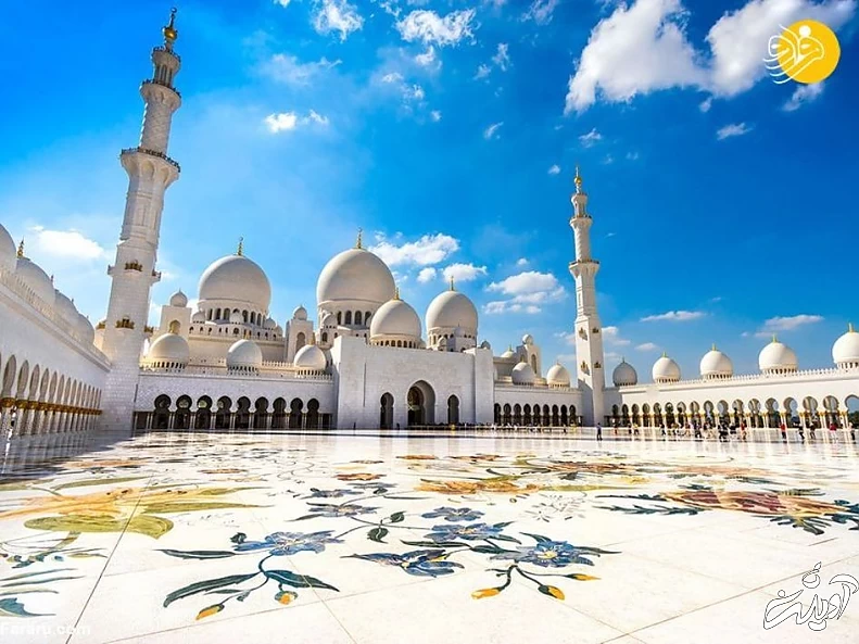 مسجد ابوظبی یا مسجد جامع شیخ زاید بزرگترین گنبد جهان را در خود جای داده است. این گنبد با قطر 32.7 متر و ارتفاع 85 متر عنصری چشمگیر به مسجد خیره کننده شیخ زاید اضافه می کند.